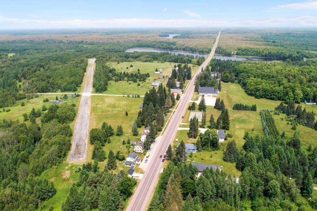 Centrally Located - Historic Blaney Park- Michigan Germfask Buitenkant foto